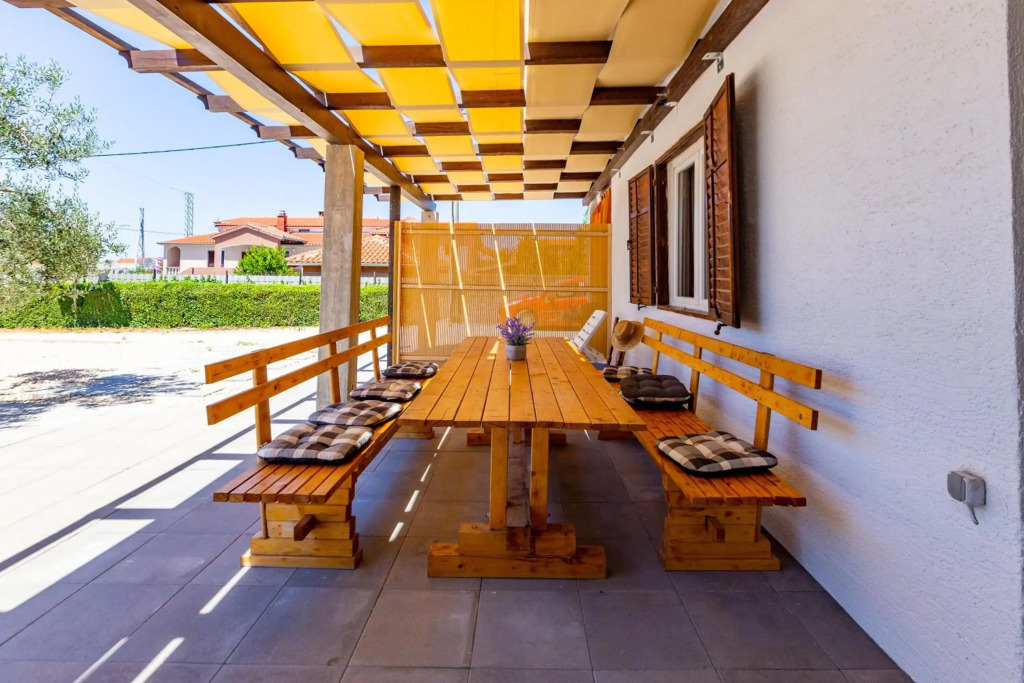 Šjor 2 BDR Apartment w grill