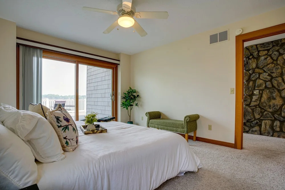 Lakefront Syracuse Home w/ Deck & Private Dock!
