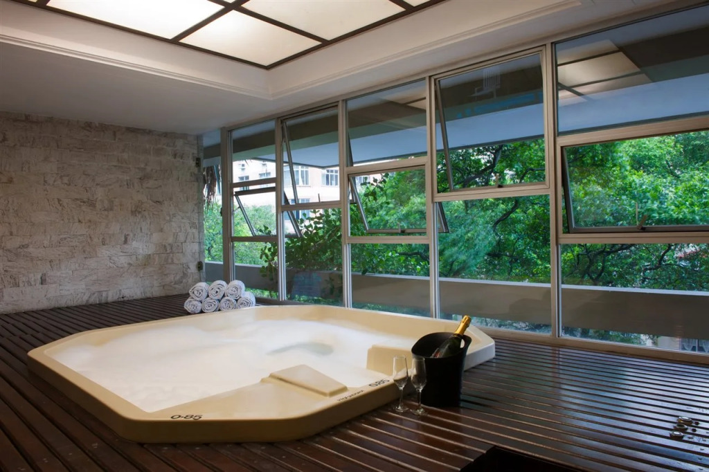 Copacabana Suites