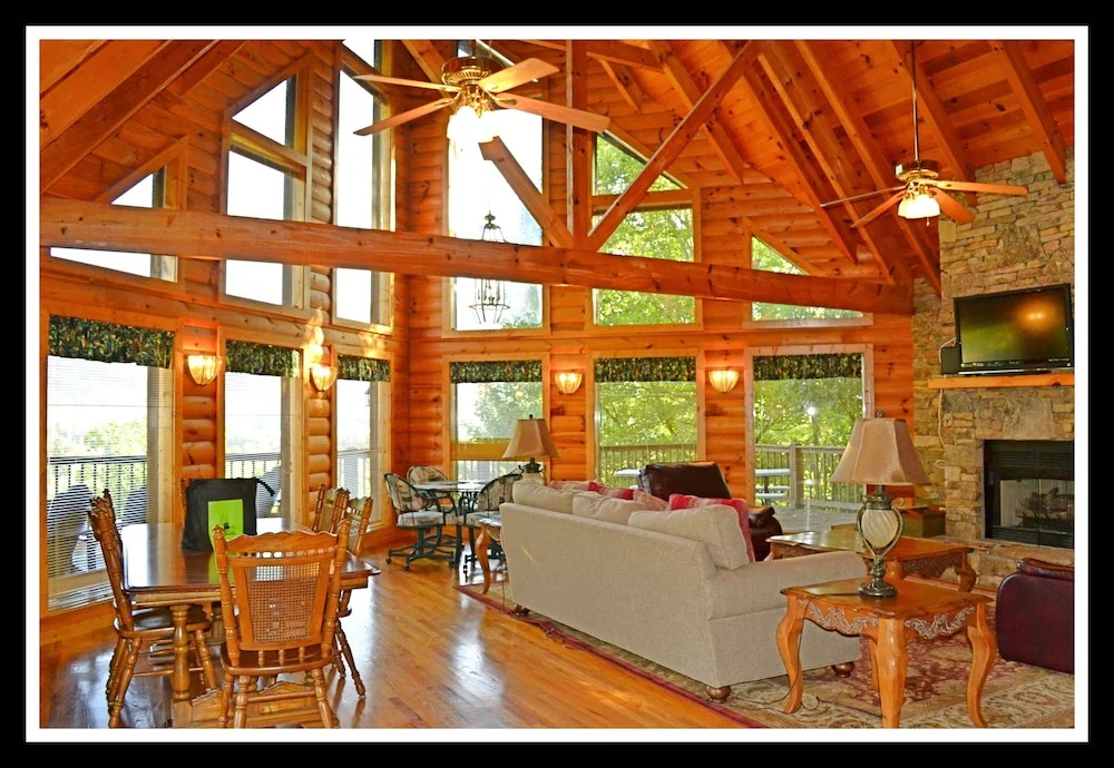 Mountain Tyme Lodge 5 Bedrooms 3 Bathrooms Cabin