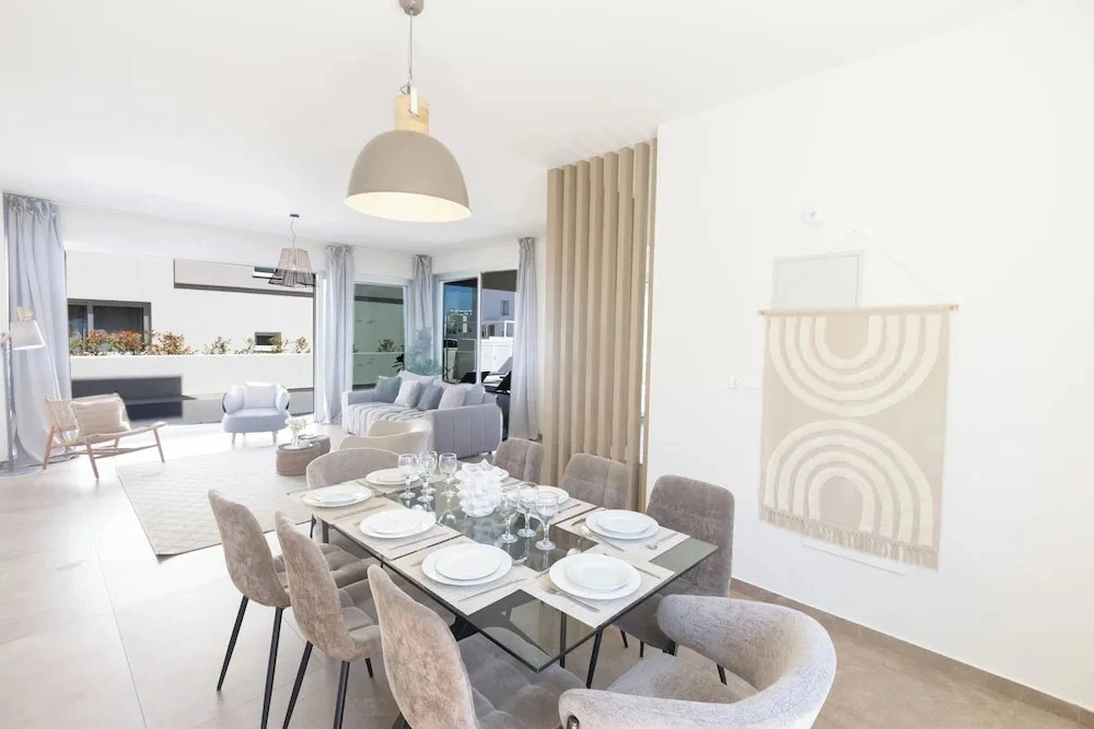 New, 4 Bedroom Villa With Private Pool