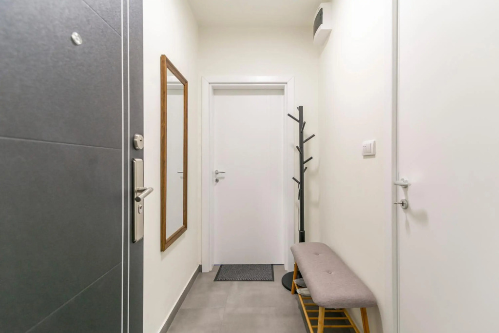 Jevrejska-Central Studio with Free Parking