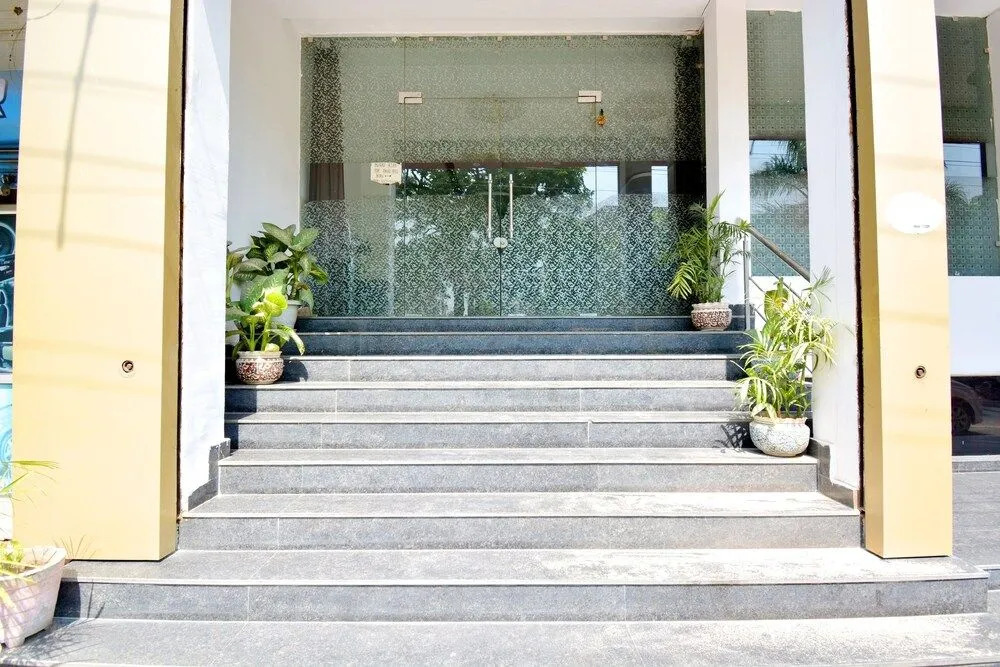 Oyo 29645 The Meridien