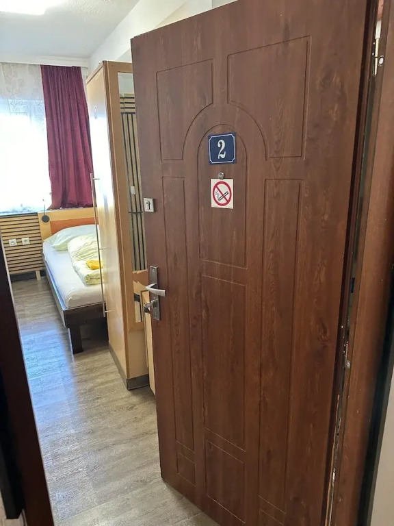 Cesars Motel