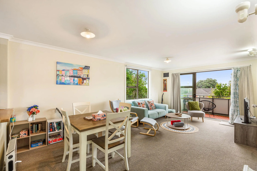 Lovely 2-Bedroom Apartment with Free Parking