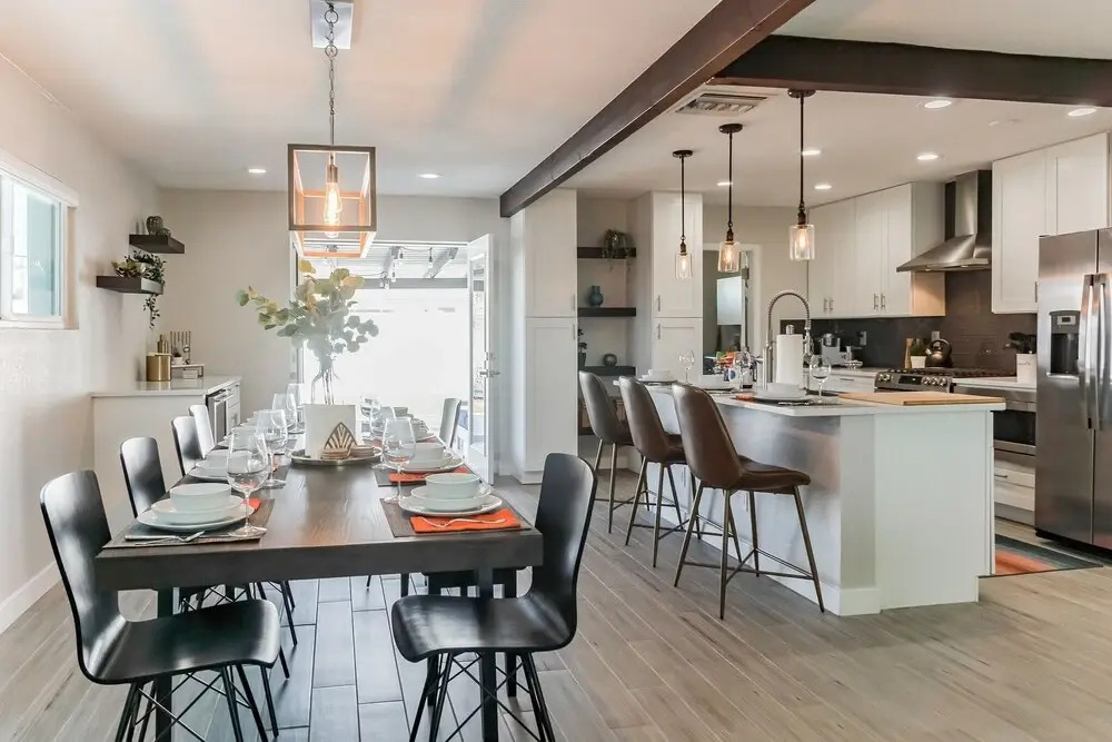 Fairmount House - Modern & Sophisticated With Large Backyard 3 Bedroom Home by Redawning