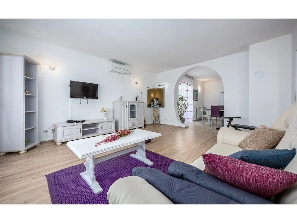 Luxury Holiday House With Private Pool and Large Garden, Near Rabac