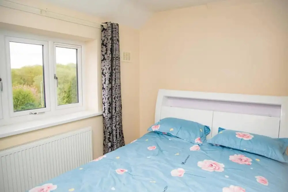 2bed House- Dudley-garden-wifi-tv