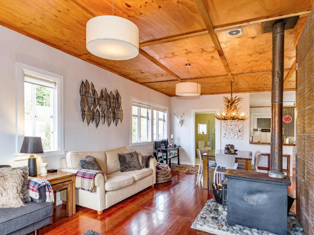 Stag & 3 Pigs - Ohakune Holiday Home