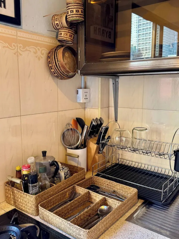 Cozy 1990s Khmer Style Flat in Heart of Tonle Bassac
