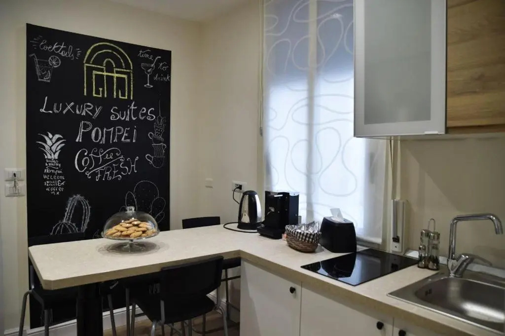Pompei Luxury Suites-Near Ruins