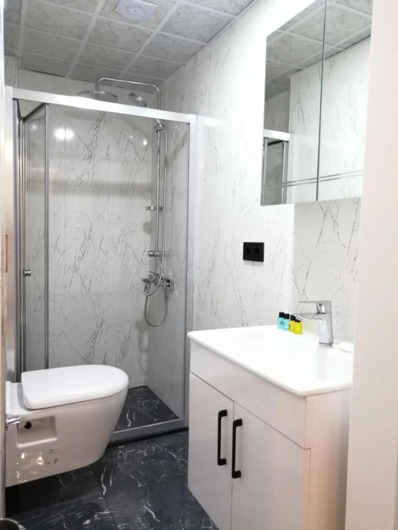 White Golden Suite Hotel