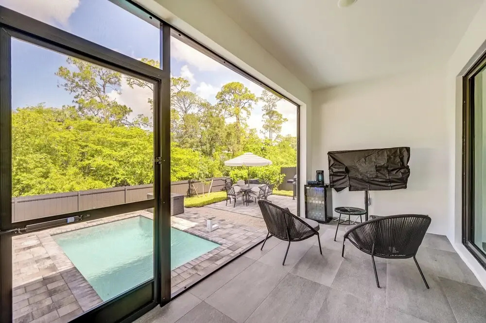 3 Mi to Naples Beach: Chic Group Getaway w/ Pools!