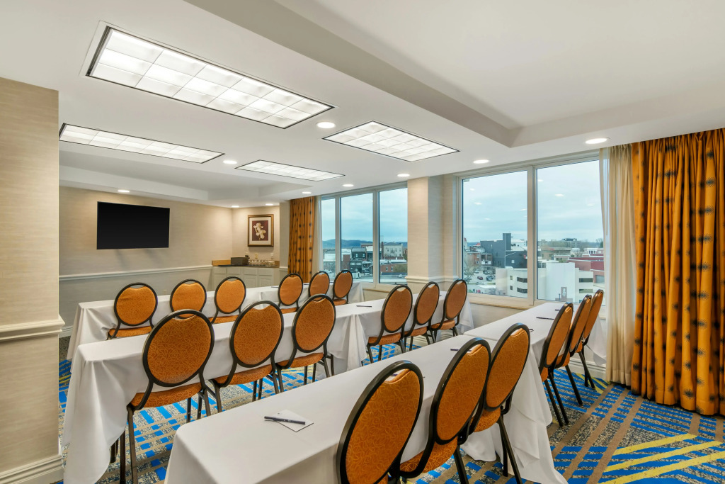 DoubleTree by Hilton Jefferson City