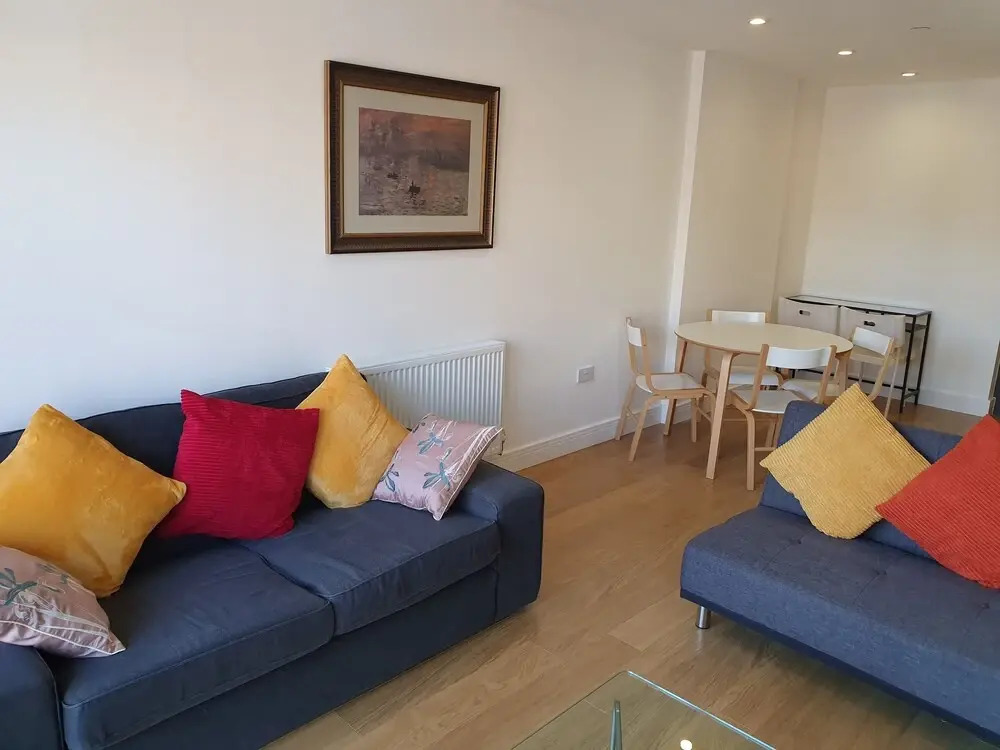 AMAZING 2 BEDS 2 BATHS 10min LDN BRIDGE