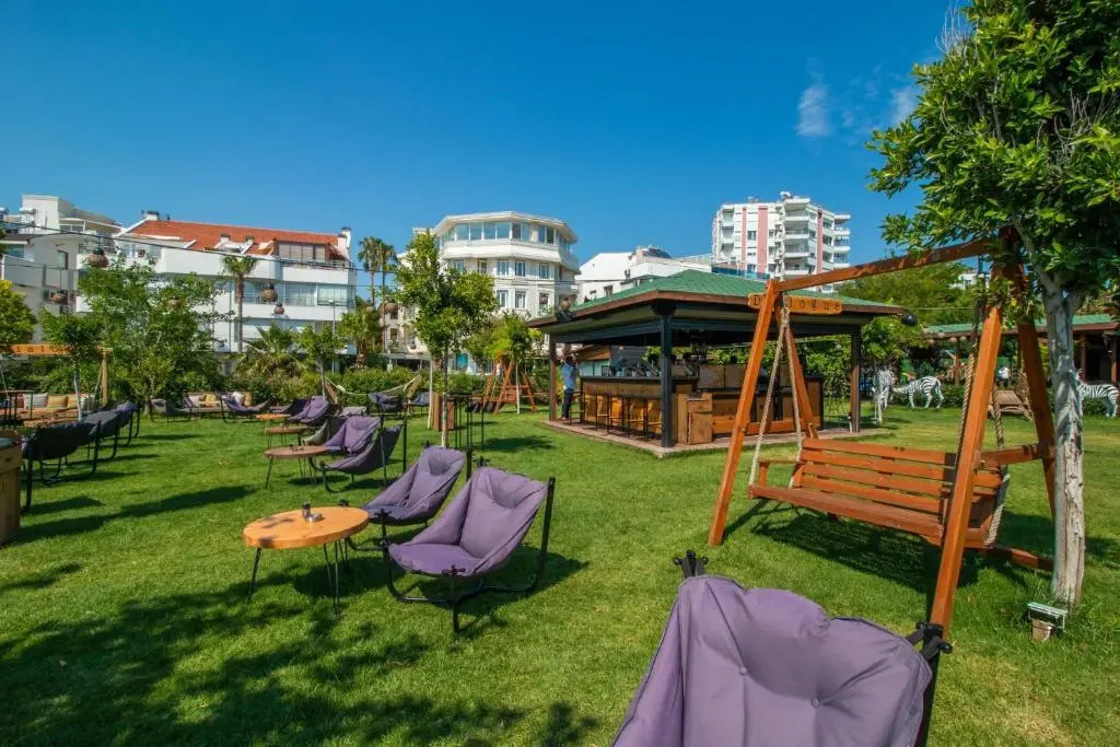 Golda Hotel