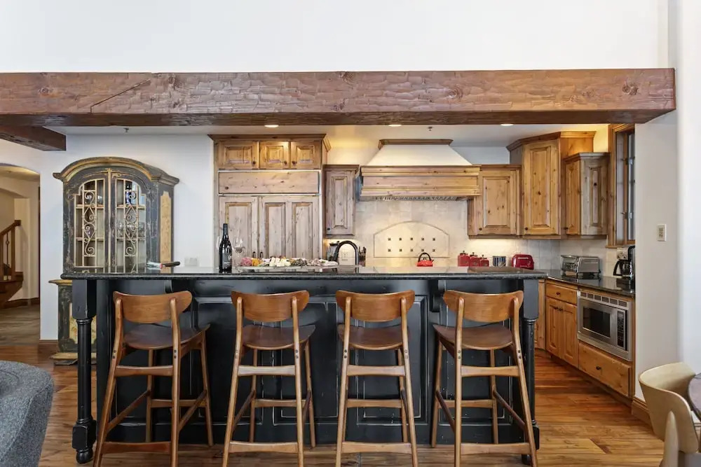 Grand Lodge - Four Bedroom #405 - Ski-in/ski-out 4 Condo