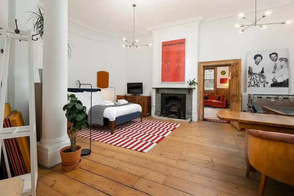 Fantastically Unique House for 3 With Large Garden