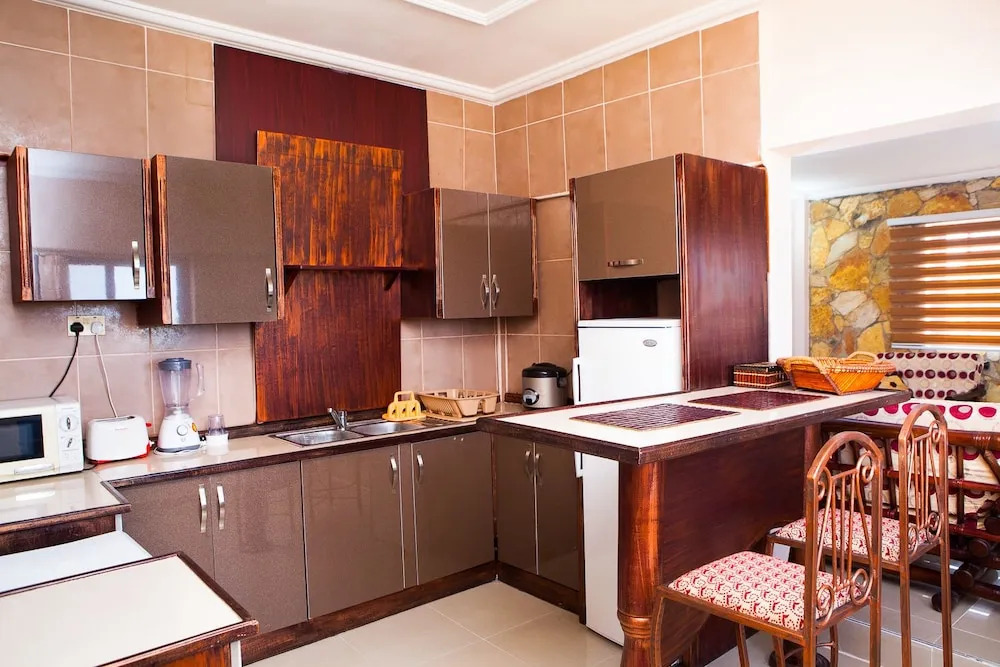 Maxwell Court Apartments
