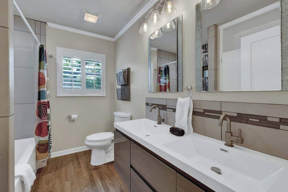 Luxury Mid Century Charmer Near Historic Main St