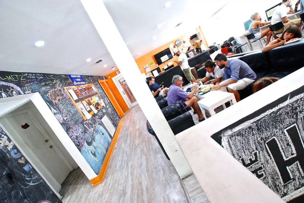 SoBe Hostel & Bar