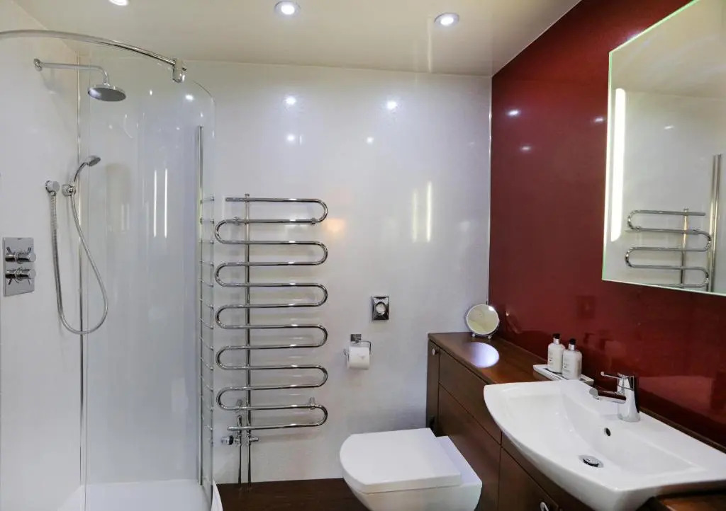 Lauderville guest house