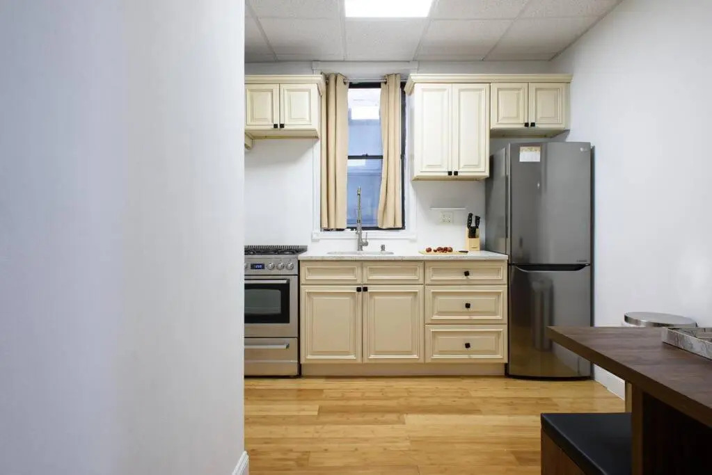454-4r New 2BR Prime Midtown Best Value Sleeps 5