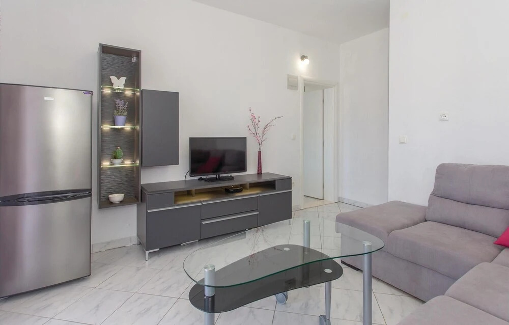 Nice Home in Poljica With Wifi and 5 Bedrooms