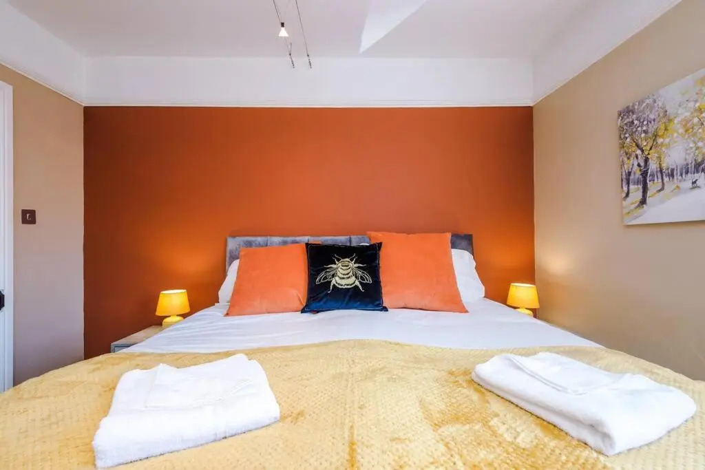 Fresh, new, stylish Chester Town House to sleep 6