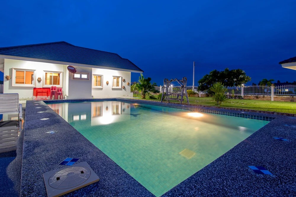 Baan Lake Hill Party Pool Villa