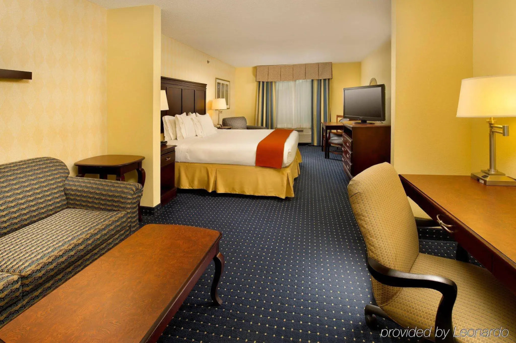 Holiday Inn Express & Suites San Antonio West Sea World Area by IHG