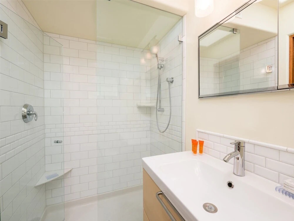 Casa Contenta - Charming East Side Family Home With Hot Tub, Walk to Canyon Rd