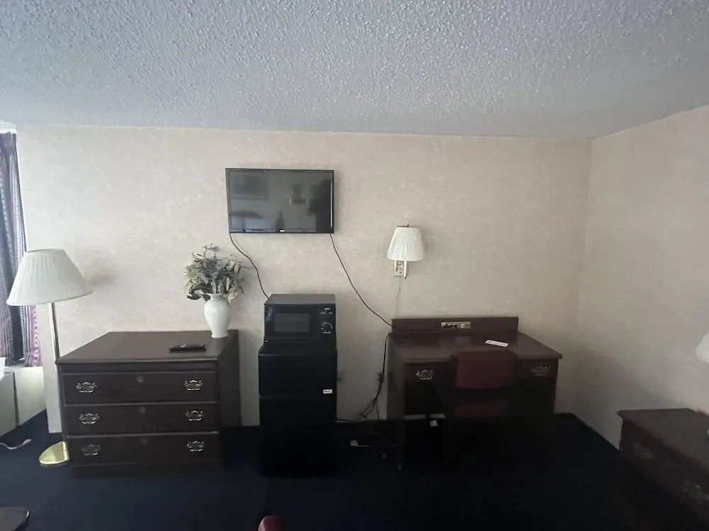 Economy Inn