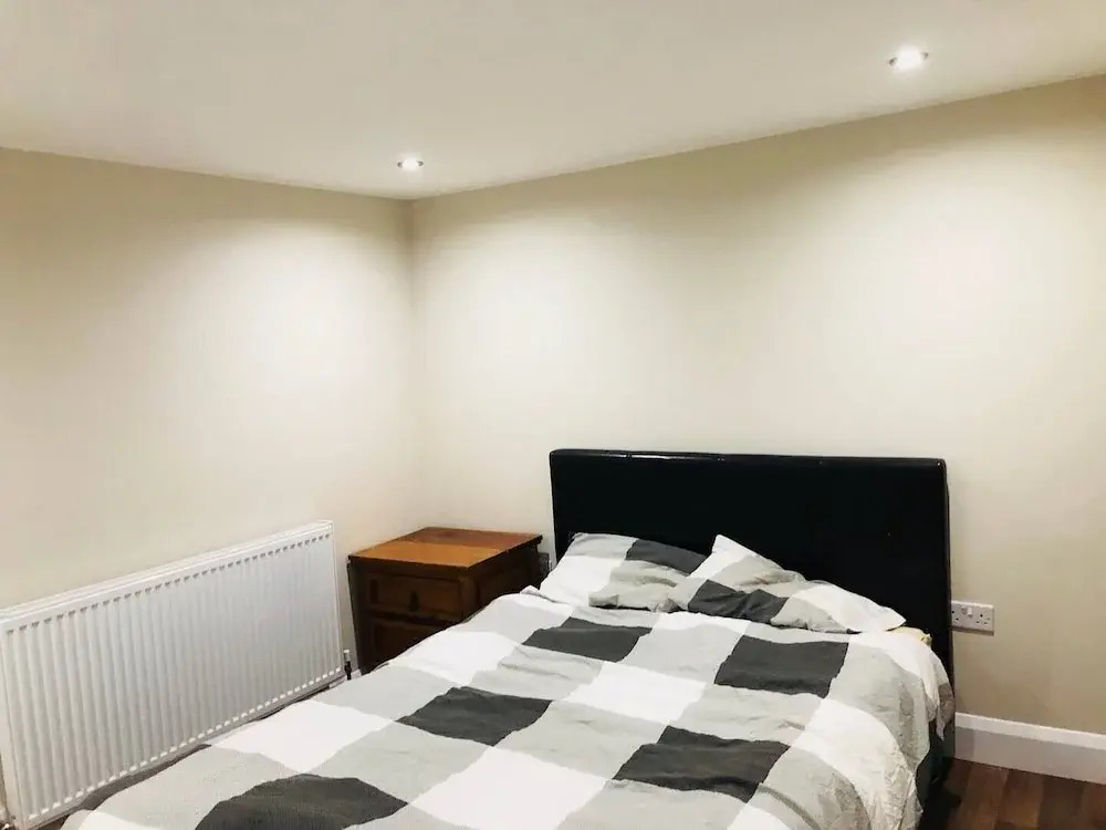 Small 3 Bed Flat Near Heathrow
