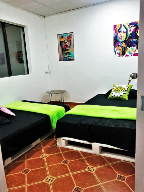Casa Egos Pop Laureles