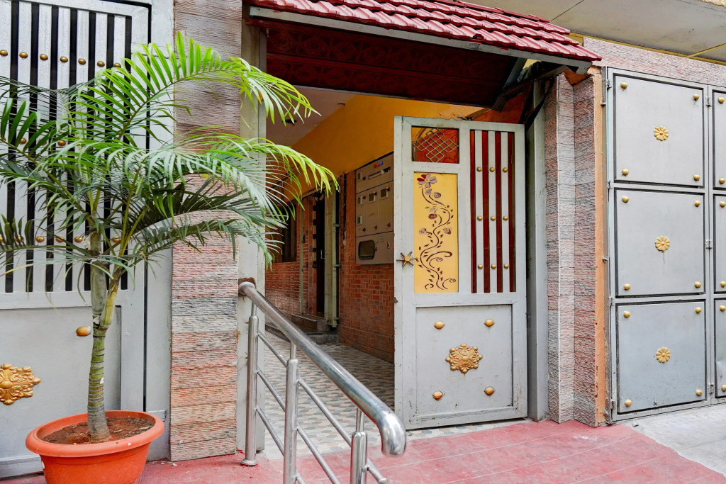 Hotel O Ramachandrapuram formerly known Nataraja Boarding & Lodging