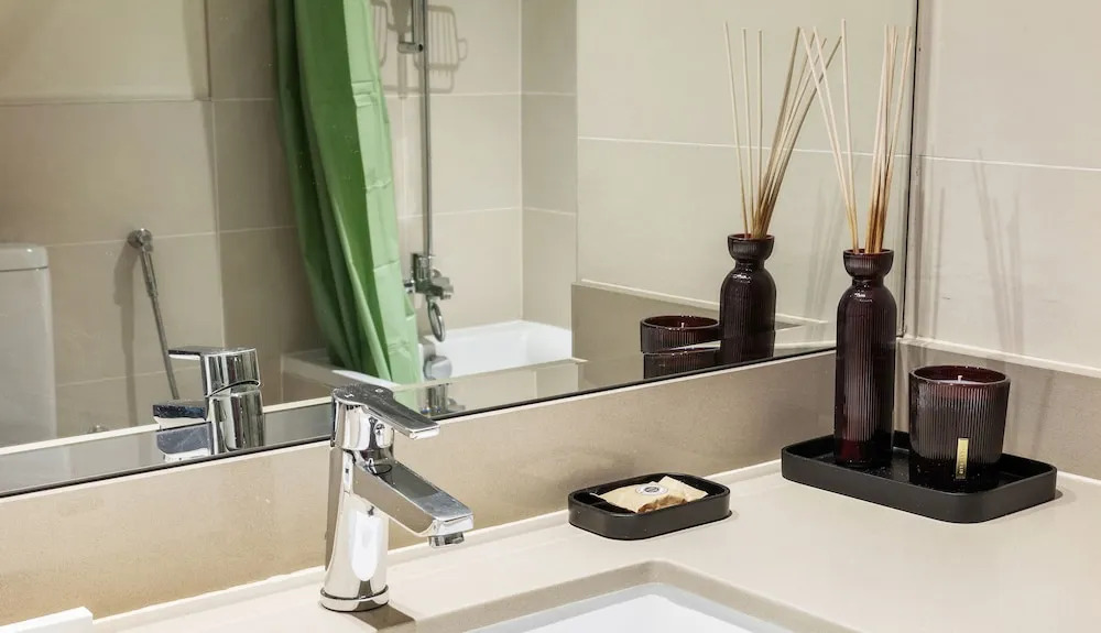 WelHome - Apt Close to Yas Waterworld and Ferrari Circuits