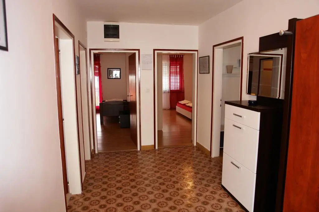 Apartment Mladen