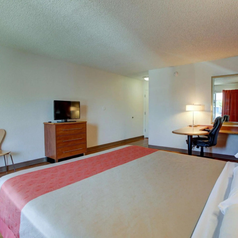 Motel 6-Santa Ana, CA - Irvine - Orange County Airport