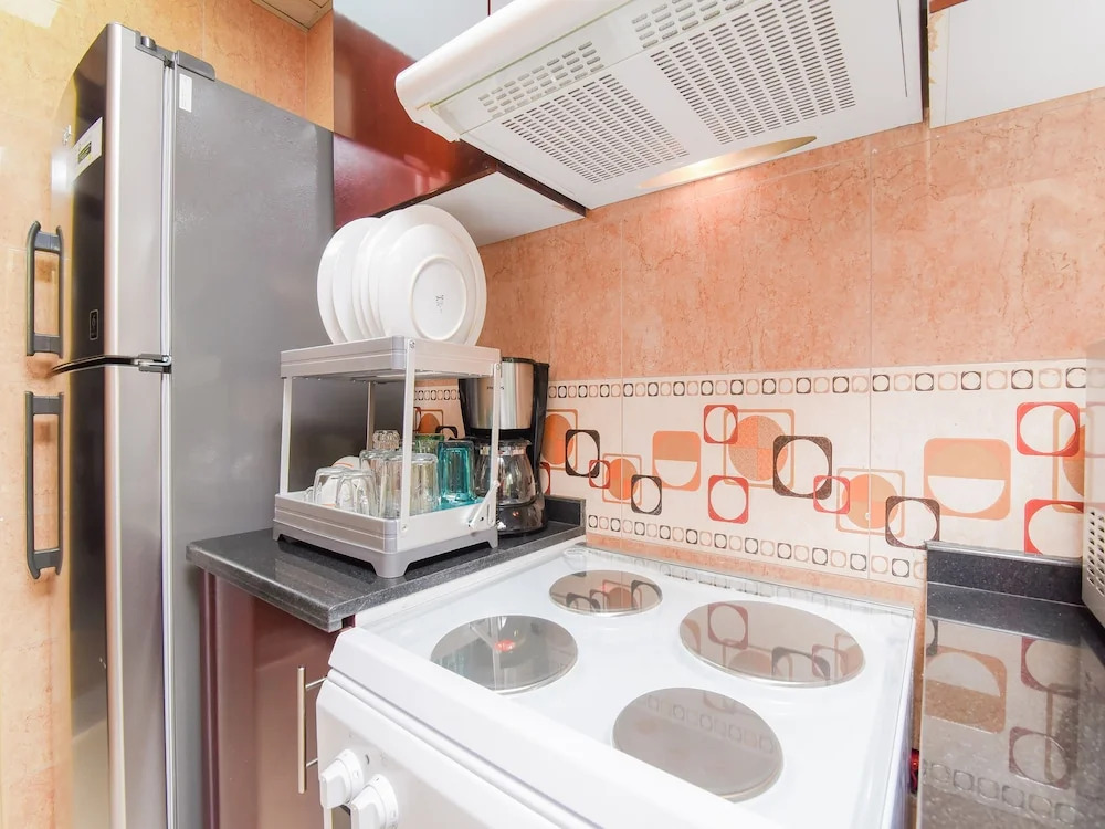 OYO 242 Home Marina Suites 2 BR