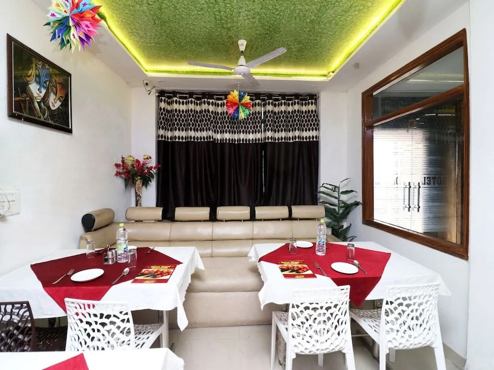 Oyo 24958 Hotel Dayal