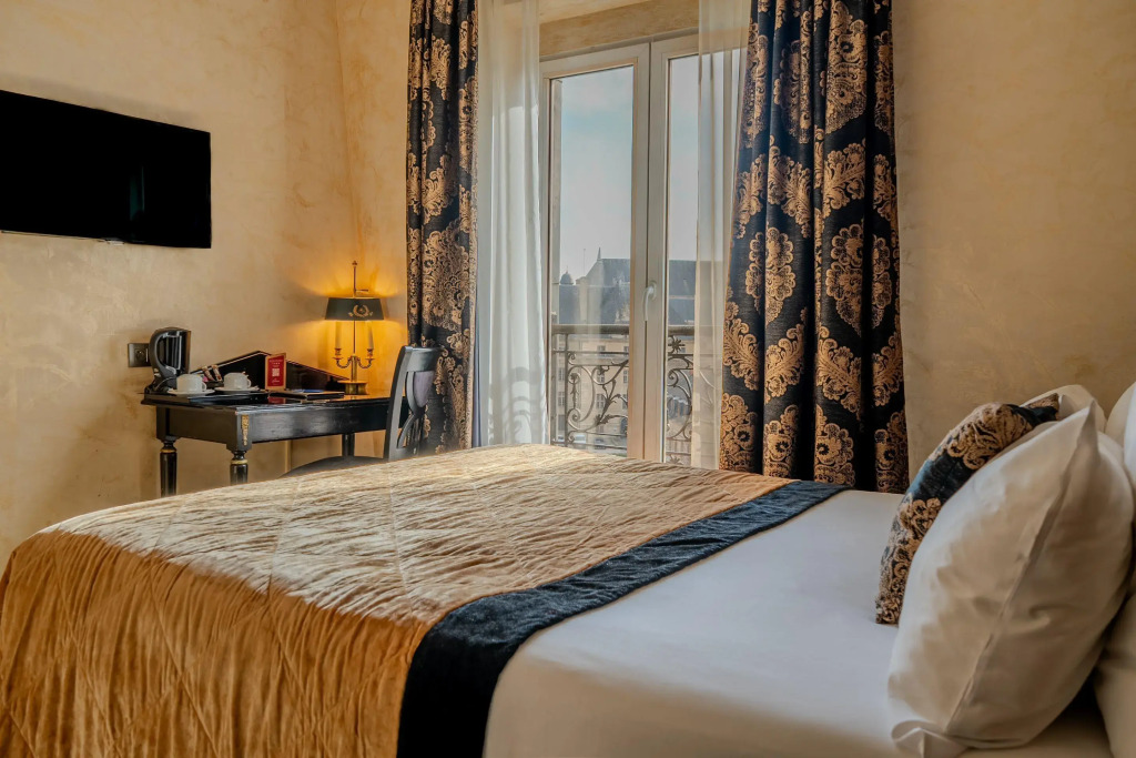 Hotel de LEmpereur by Malone
