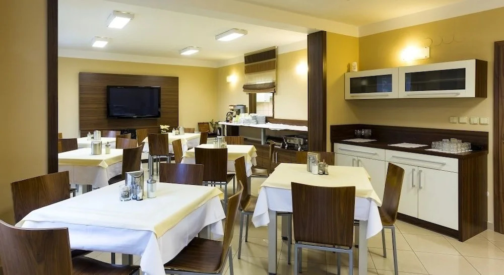 No 28 Rooms & Apartments