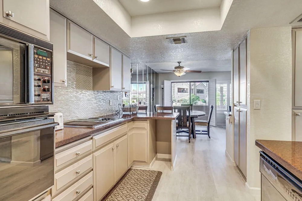 Walk to Lake Havasu Beaches: Condo w/ Pool Access!