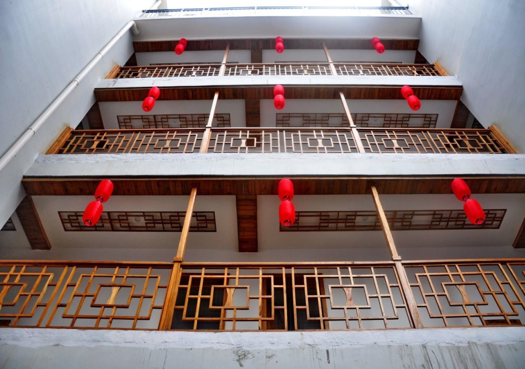 张家界集结号公馆 Zhangjiajie Jijiehao Inn Avator Mountin-National Park-East Gate, Meeting Friends-Common Area-Poor teble-COFFEE-BEER-Laundry-Party, FREE Breakfast, Book tickets in advance, Chinese Calligraphy&Tea&Kung Fu Course