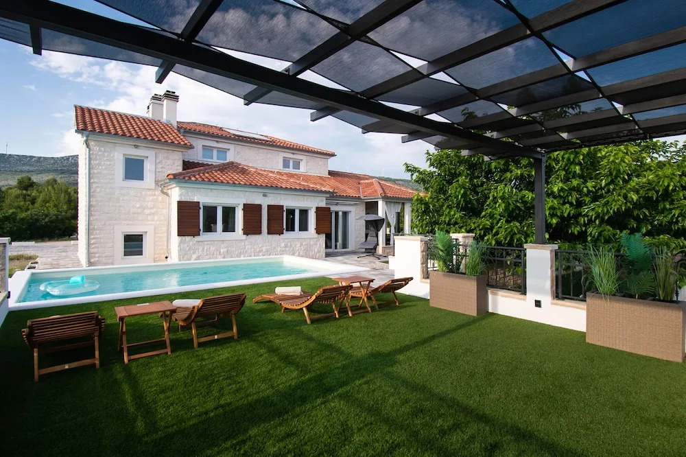 Villa Whitestone