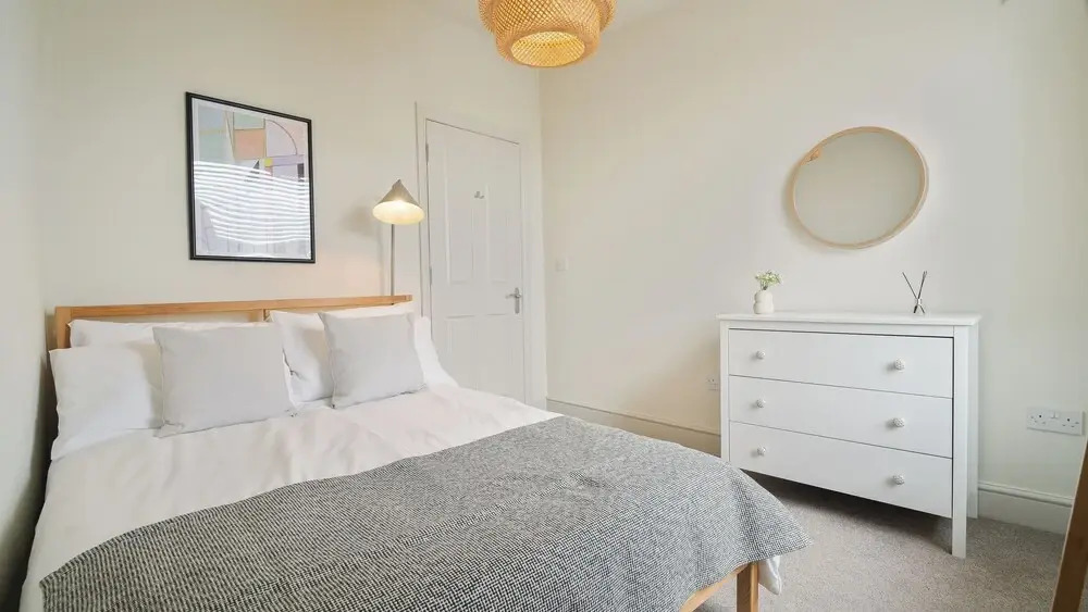 Crookes Gem with Garden & Alpacas Nearby