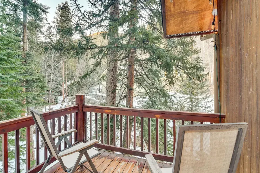 Scenic Creekside Retreat! Rocky Mountain Cabin