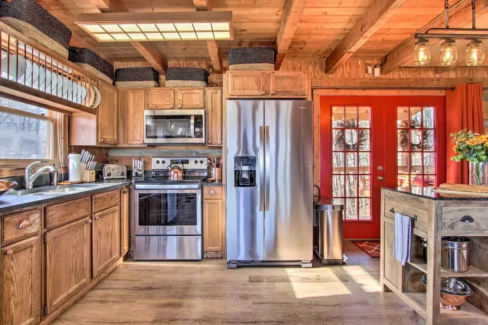 Panoramic-view Gatlinburg Cabin w/ Private Hot Tub