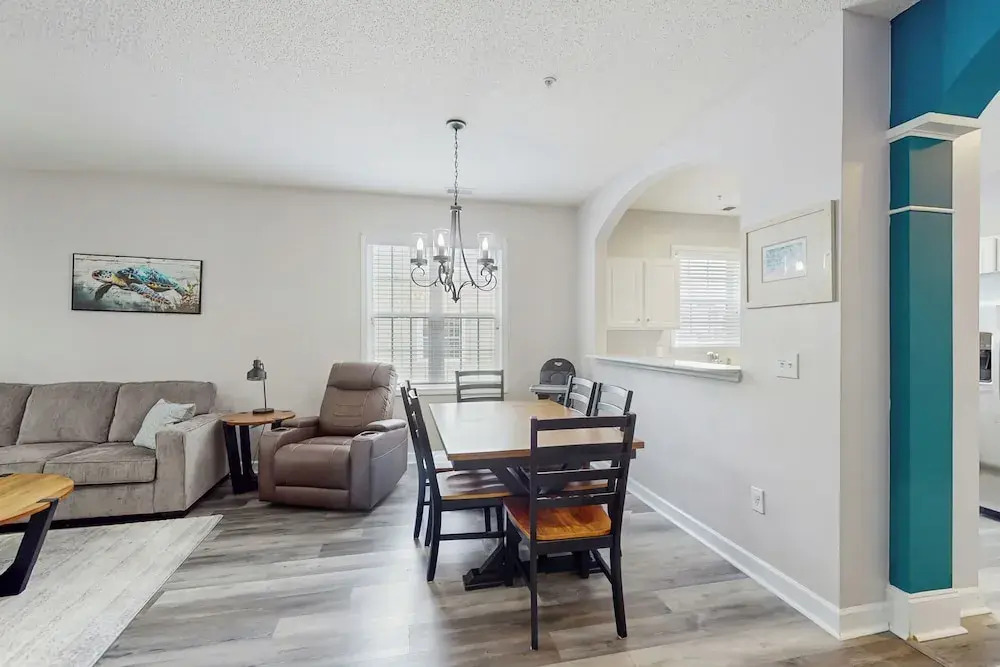 Pool & Tennis! Updated Barefoot Resort Condo